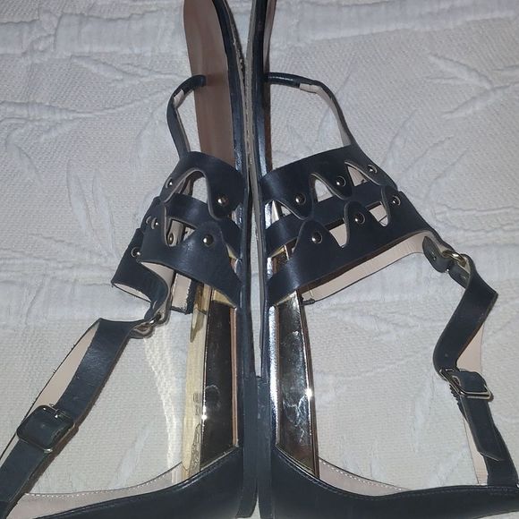 Vince Camuto sandals - Picture 5 of 8